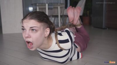 Ofelia – Destroyed, wet, Sobbing Mess: Brutal Bastinado Treatment